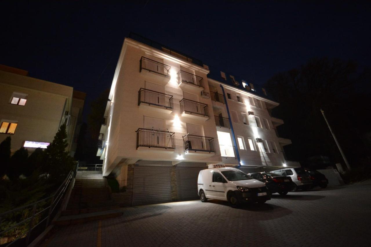 Ferienwohnung Cvetkovic Lux Аpartmani & Free Garaza Vrnjačka Banja Exterior foto